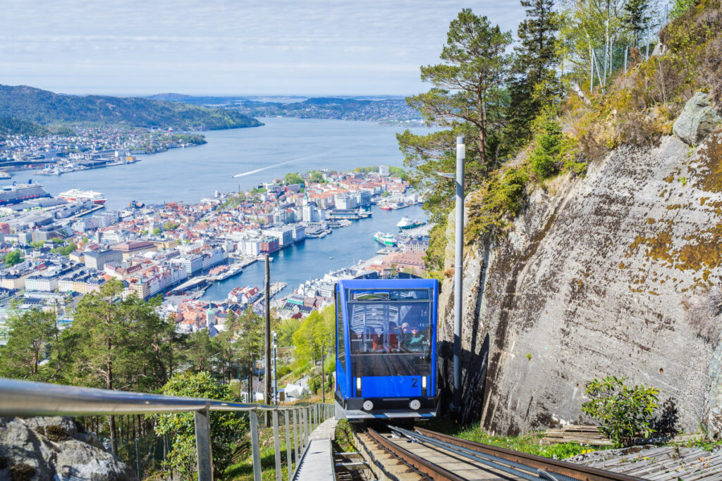 Samimatkat-Norjan-kiertomatka-Floibanen-funicular-in-Bergen-_Casper-Steinsland-www.visitbergen.com