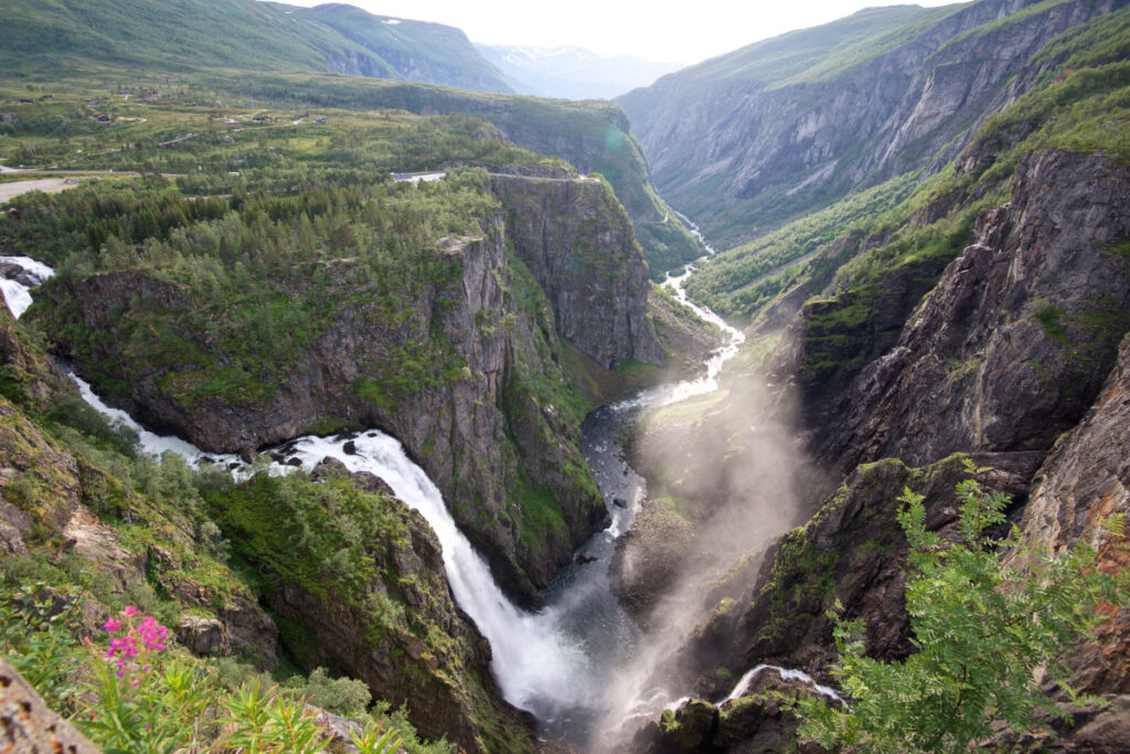
Voringsfossen-waterfall-in-Hardangerfjord-_Oyvind-Heen-–-fjords.com