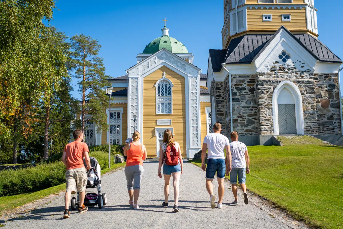 Kerimäen puukirkko Punkaharju Savonlinnan matkalla Samimatkat