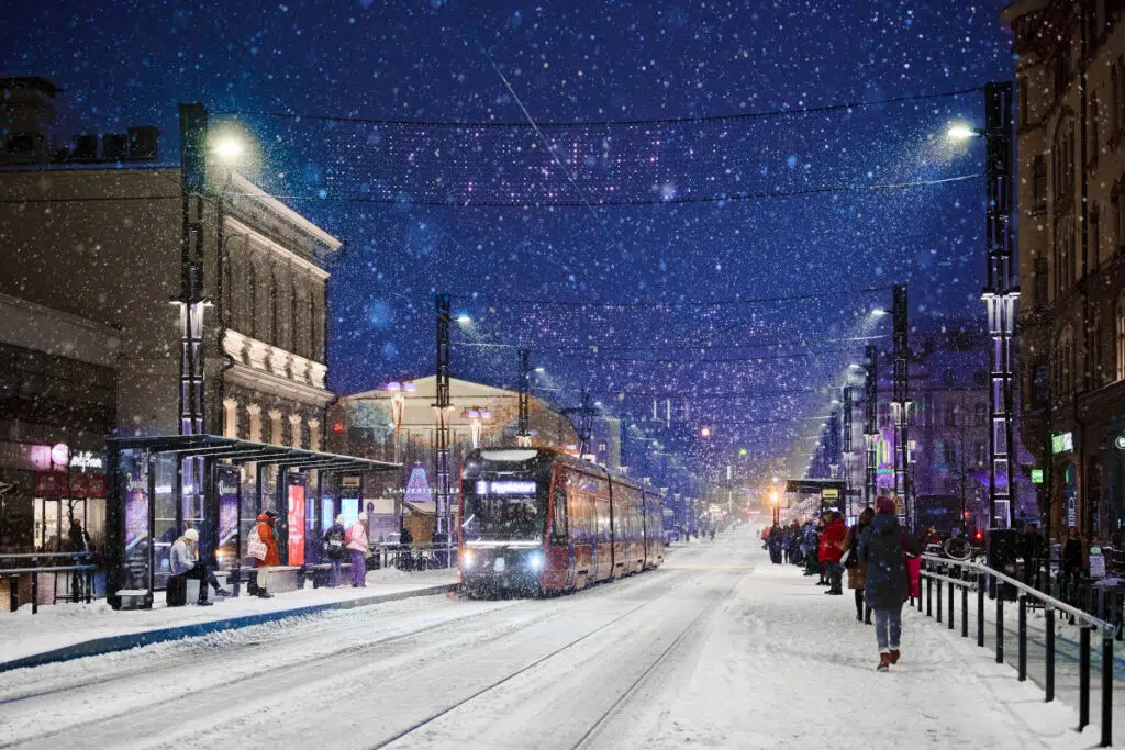 Samimatkat: bussimatkat Tampereelle Kädentaidot-messuille 2026, Tampere yöllä, kuva: Mikko Vares. Visit Tampere