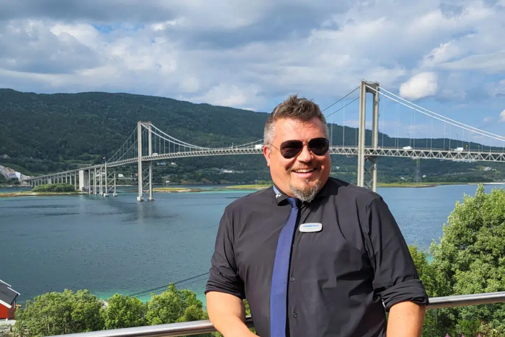 Samimatkat valmismatkat mukavasti kotikulmilta, upea siltä johtaa Lofooteille