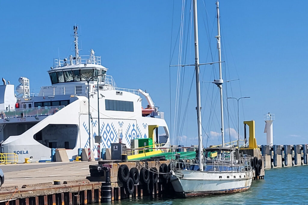 Samimatkat-bussimatkat Saarenmaalle, Haapsaluun mukavasti Itä-Suomesta. Kuvassa saaristolautta.