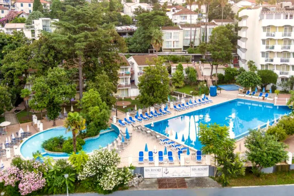Samimatkat-valmismatkat, Montenegron matkat, Hercog Novi, Hotel Sun Resort