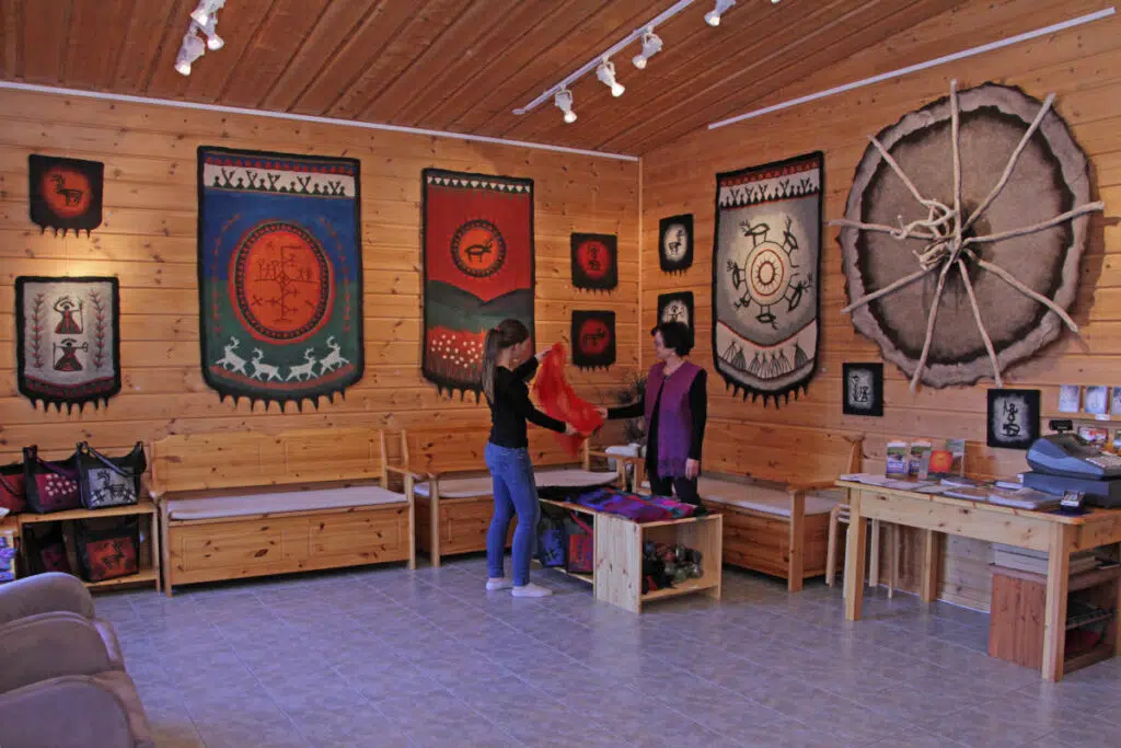 Samimatkat-ruskamatkat-Itä-Lappi. Ateljee