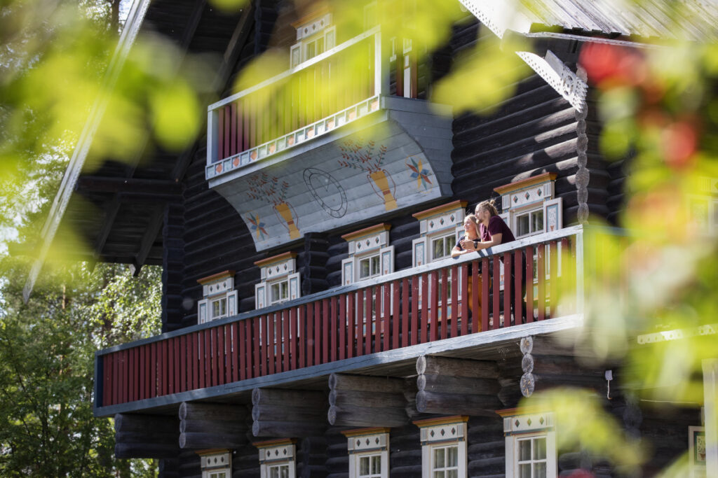 Samimatkat-tour-operator-travel-agency-Bomba-Nurmes