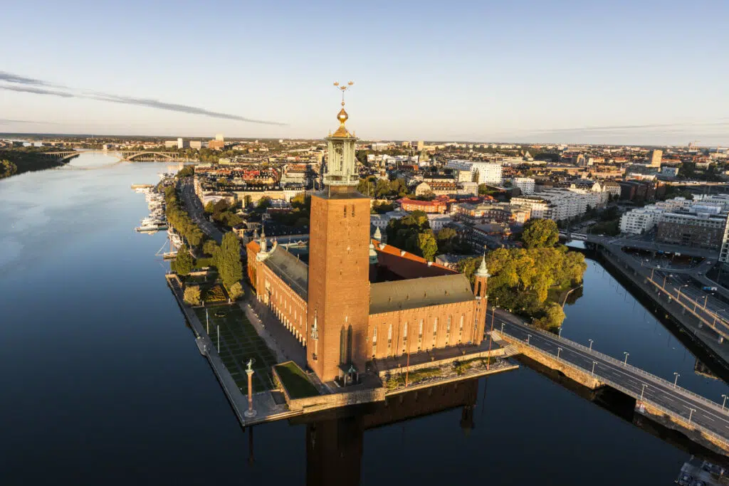 Samimatkat-valmismatkat, Tukhoman matkat, kuvassa City Hall